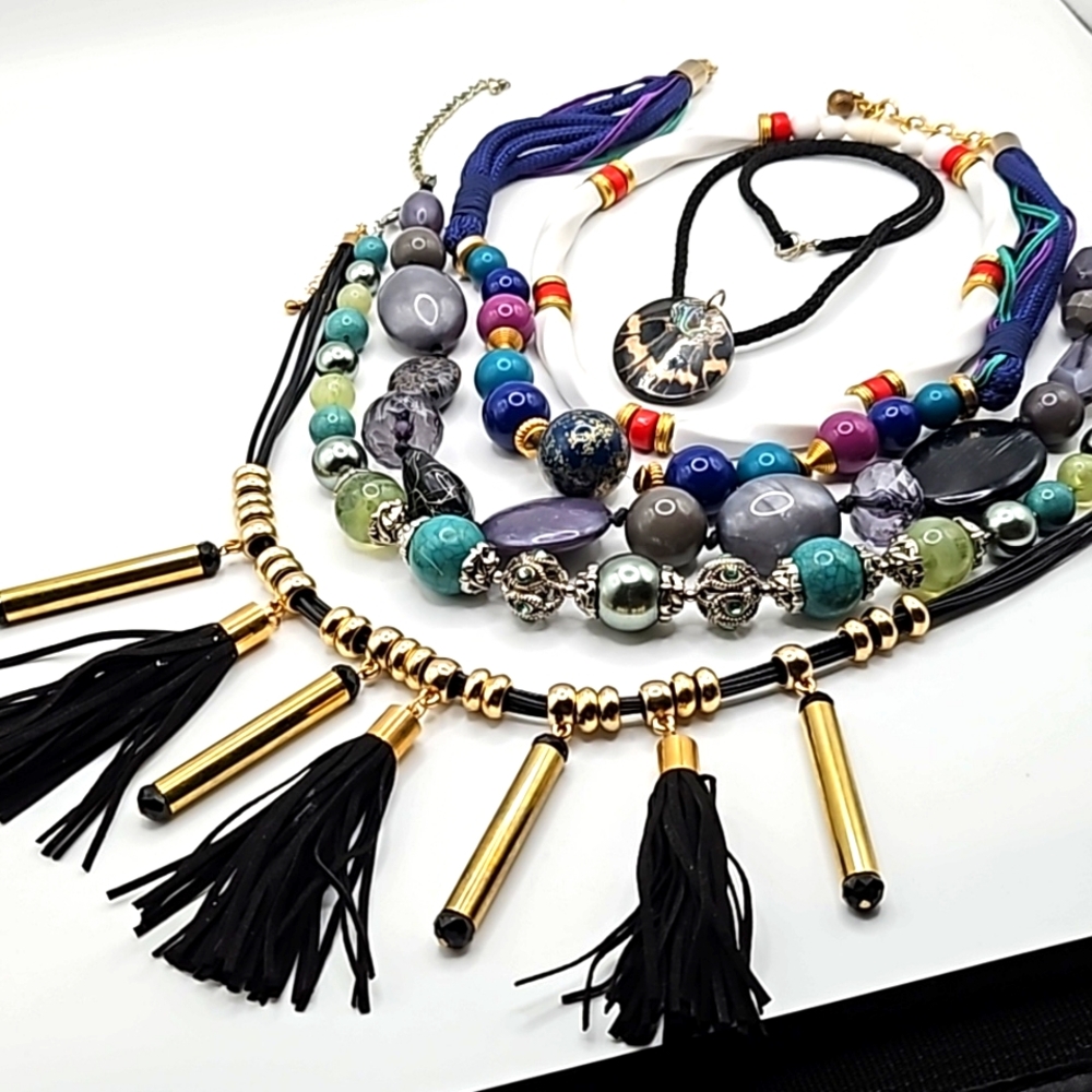 Fashion vintage necklaces lot